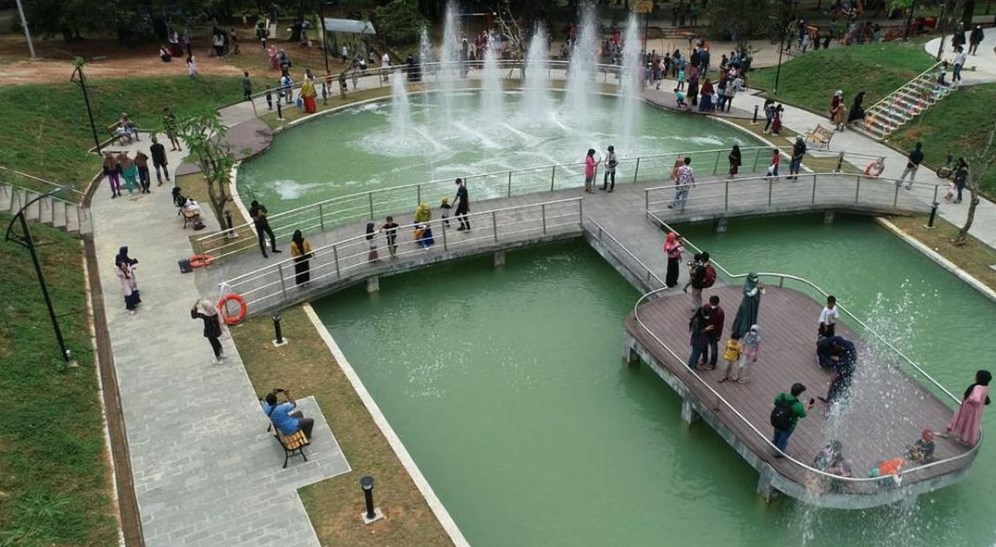 taman rusa sekupang (jogging track) kota batam kepulauan riau